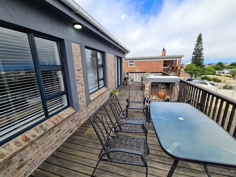 5 Bedroom Property for Sale in Dana Bay Western Cape